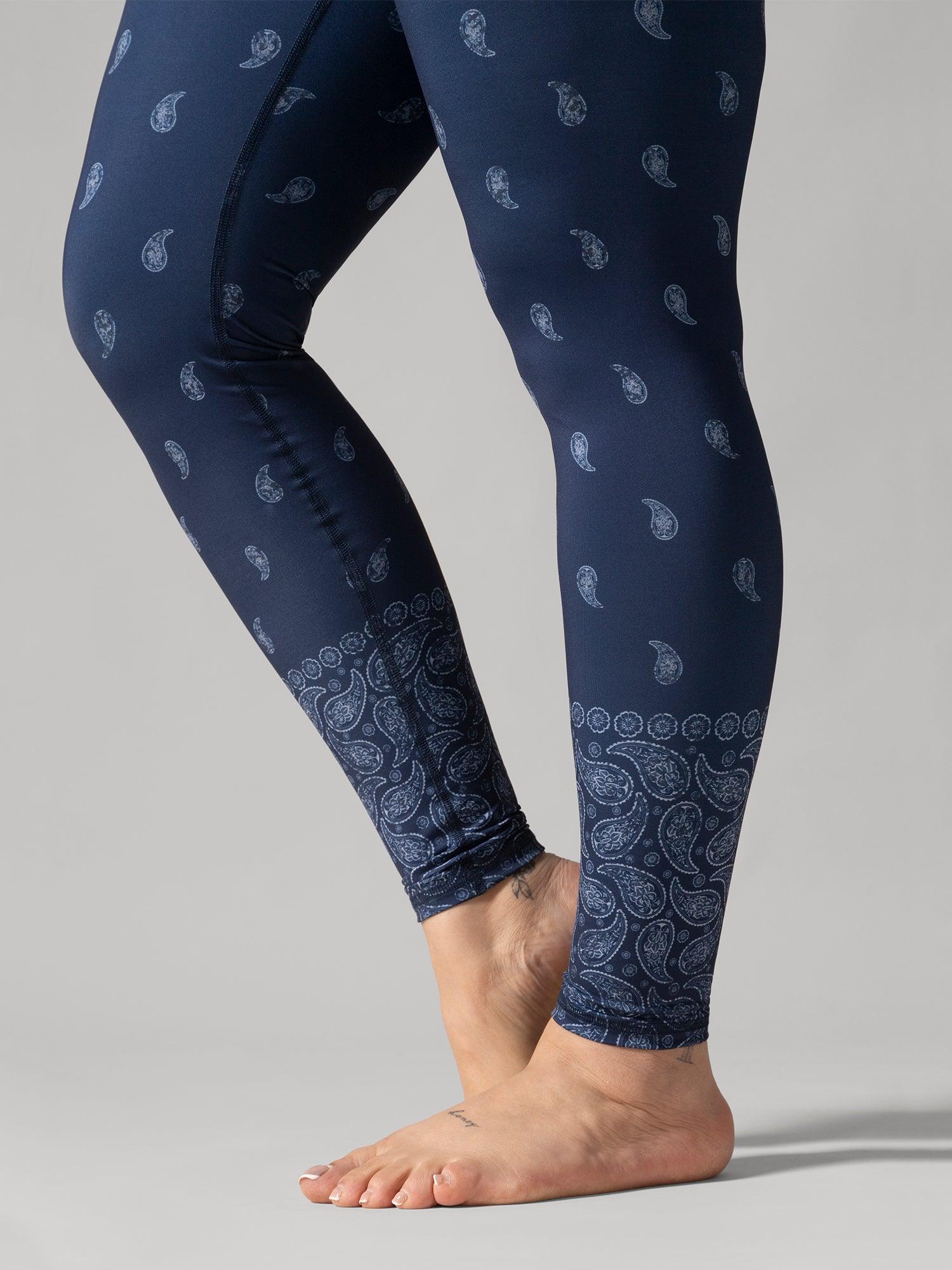 Rose Boreal - Legging - Reversible Ultralight High-Rise Legging - Bandana