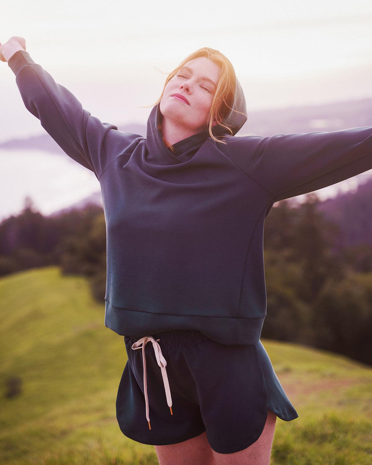 Rose Boreal - Sweatshirt - Horizon Hoodie - Total Eclipse