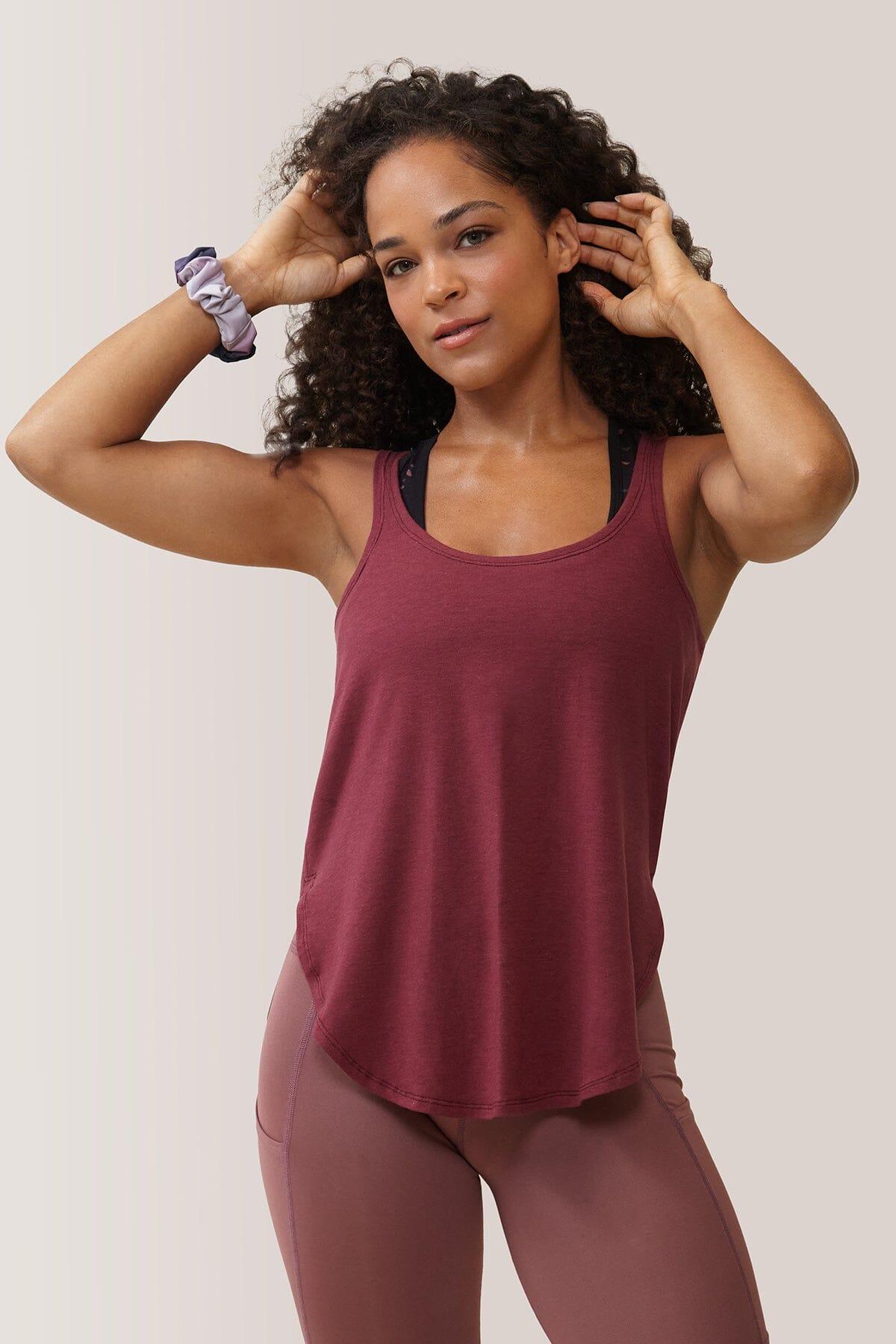 Femme qui porte la camisole Hello Gorgeous! de Rose Boreal./ Women wearing the Hello Gorgeous! Tank Top from Rose Boreal. -Cassis