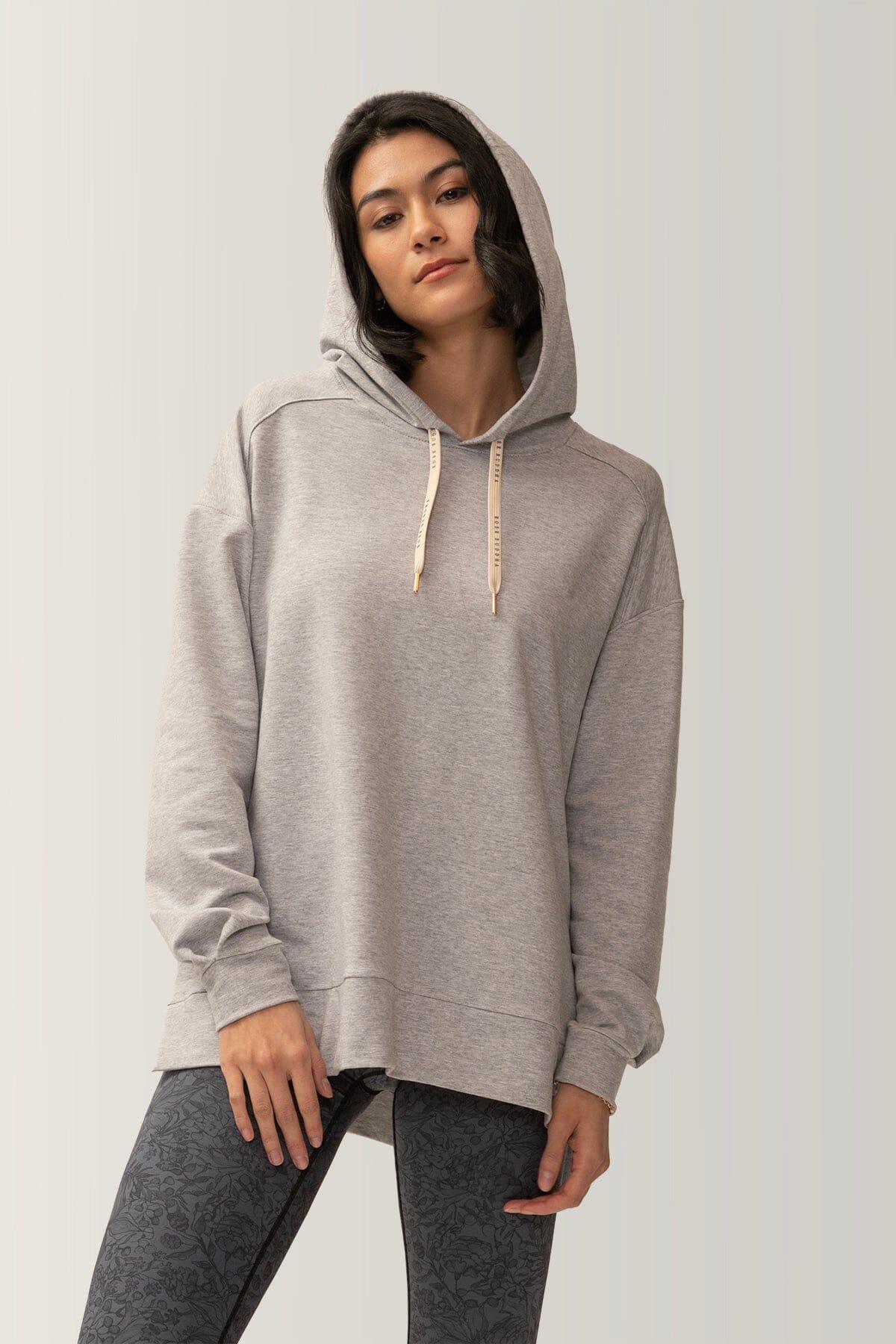 Femme qui porte le chandail Chill out de Rose Boreal./ Women wearing the Chill Out Hoodie by Rose Boreal. -Moon / Lune
