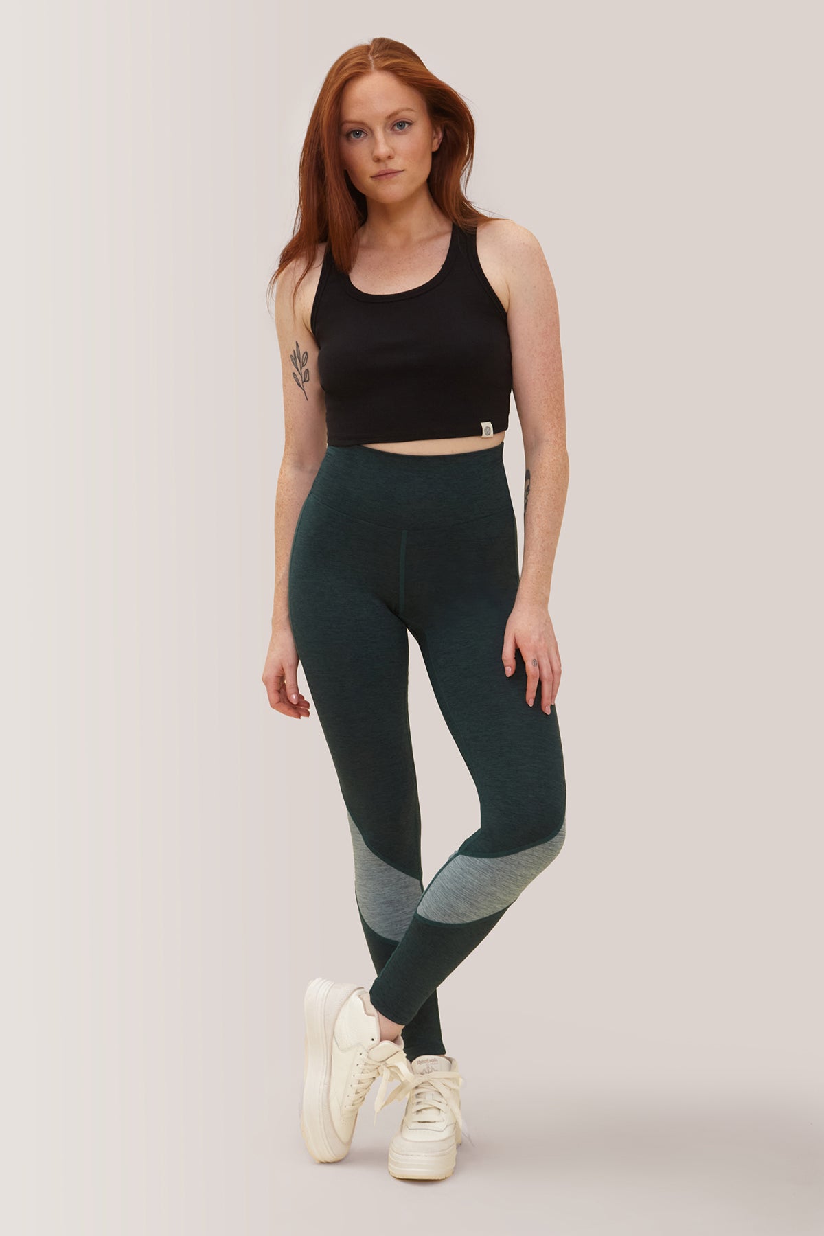 Femme en leggings best sale