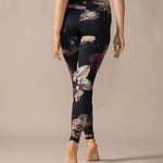 Rose Boreal - Legging - Reversible Ultralight High-Rise Legging - Gothic Bloom