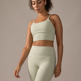Women wearing the North Star Rib Soft Compression Legging by Rose Boreal - Mint / Femme qui porte le legging côtelé étoile du nord de Rose Boreal - Menthe