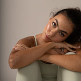 Women wearing the North Star Rib Soft Compression Legging by Rose Boreal - Mint / Femme qui porte le legging côtelé étoile du nord de Rose Boreal - Menthe