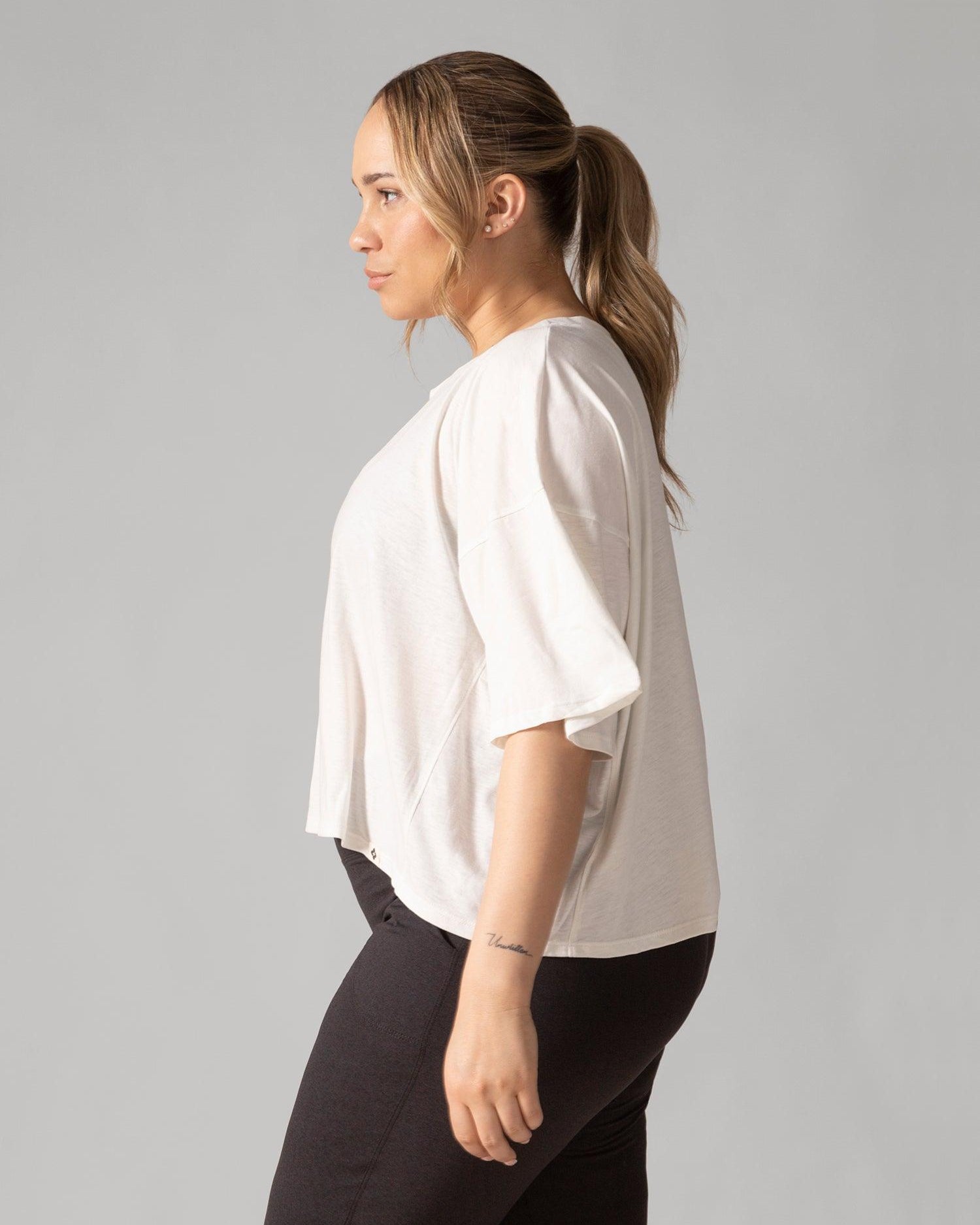Rose Boreal - T-Shirt - Easy Flow T-Shirt - Natural White