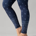 Rose Boreal - Legging - Reversible Ultralight High-Rise Legging - Bandana
