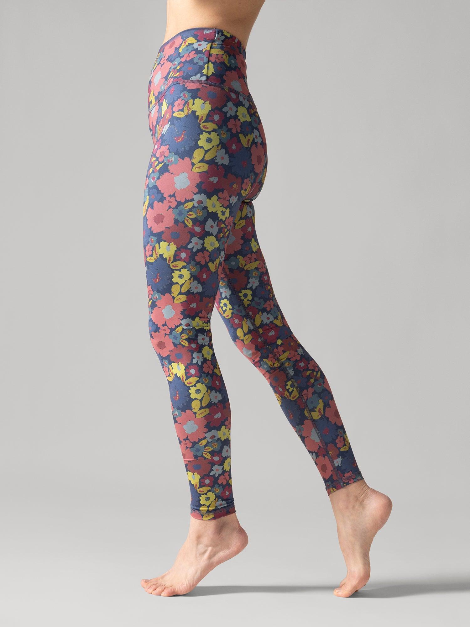 Rose Boreal - Legging - Reversible Ultralight High-Rise Legging - Groovy Meadow
