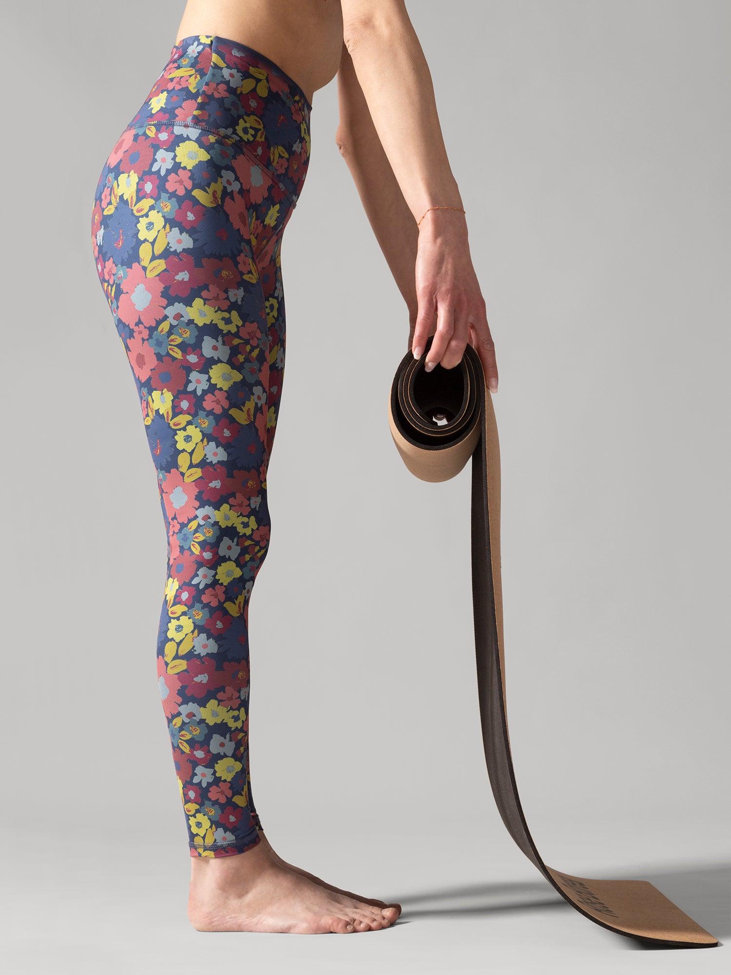 Rose Boreal - Legging - Reversible Ultralight High-Rise Legging - Groovy Meadow