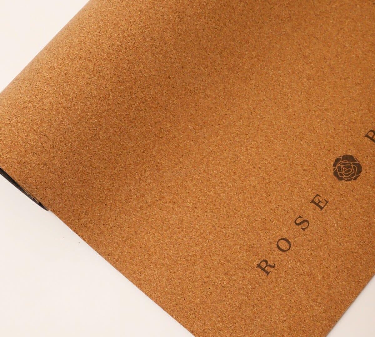 Tapis de yoga par Rose Boreal./ Eco-Friendly Cork Yoga Mat by Rose Boreal. -Signature
