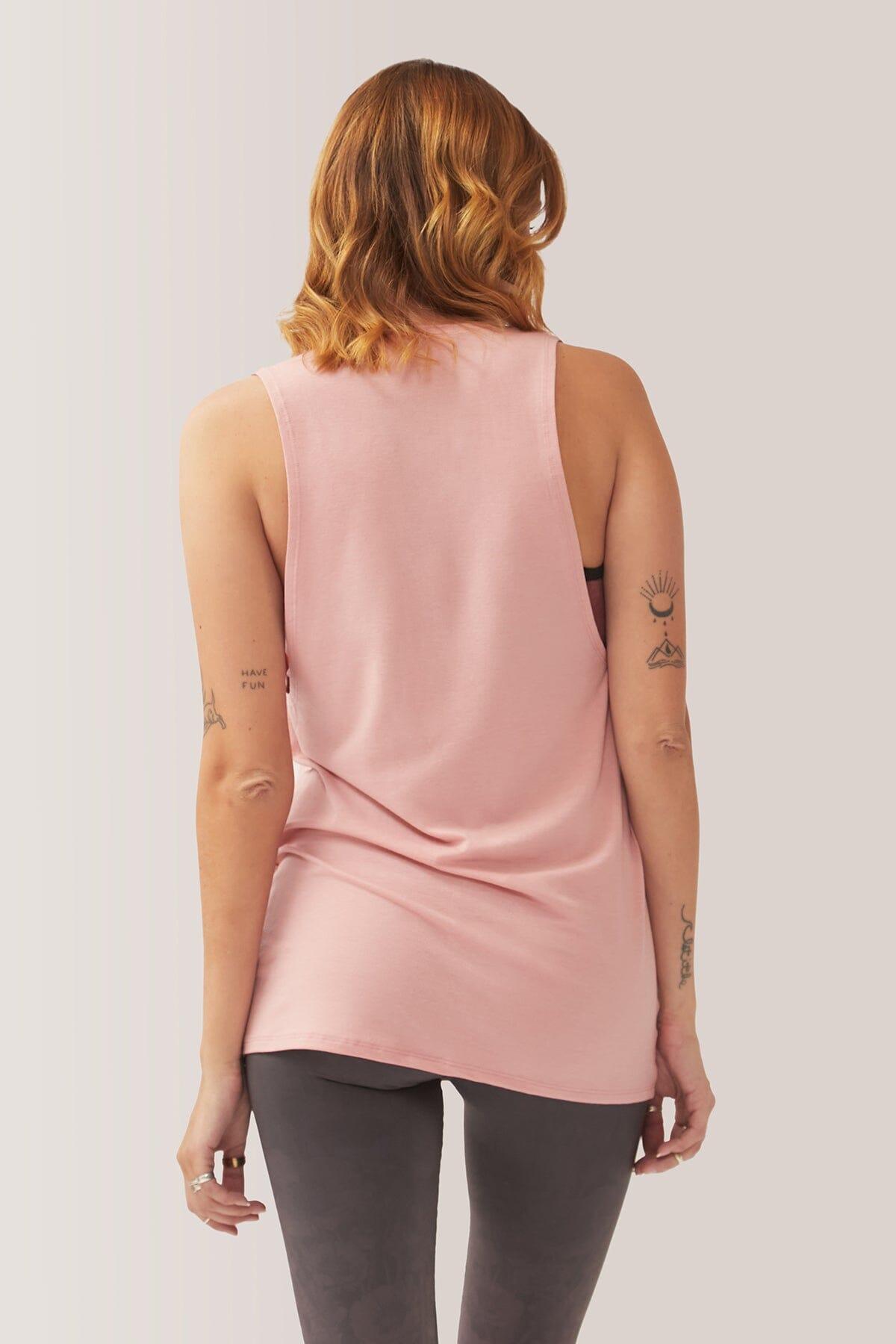 Femme qui porte la camisole Heart and Soul de Rose Boreal./ Women wearing the Heart and Soul tank top from Rose Boreal. -Rosebud